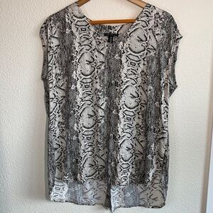 Tribal Sleeveless V-Neck Snakeskin Split Back Top